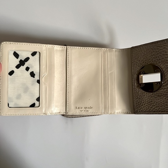 Kate Spade Wallet ♠️ - Picture 5 of 10